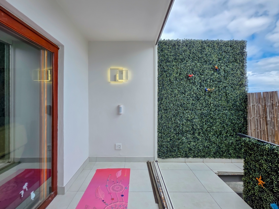 2 Bedroom Property for Sale in Three Anchor Bay Western Cape